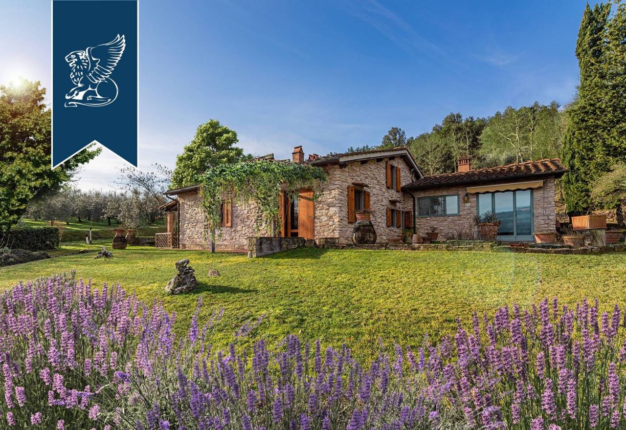 Villa in Greve in Chianti, Italy, 220 sq.m - picture 1