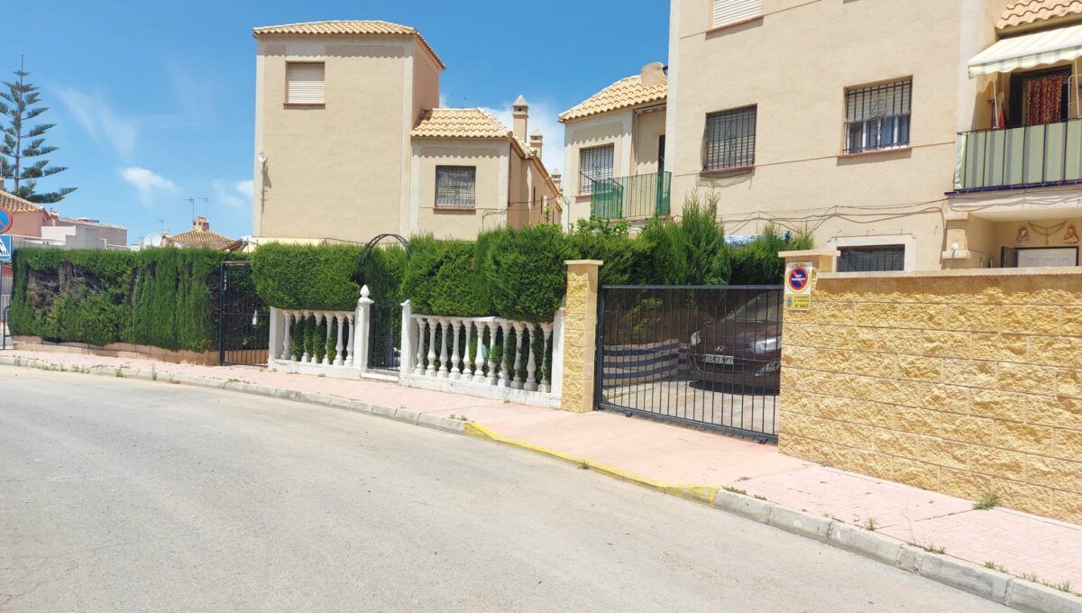Bungalow in Torrevieja, Spain, 51 sq.m - picture 1