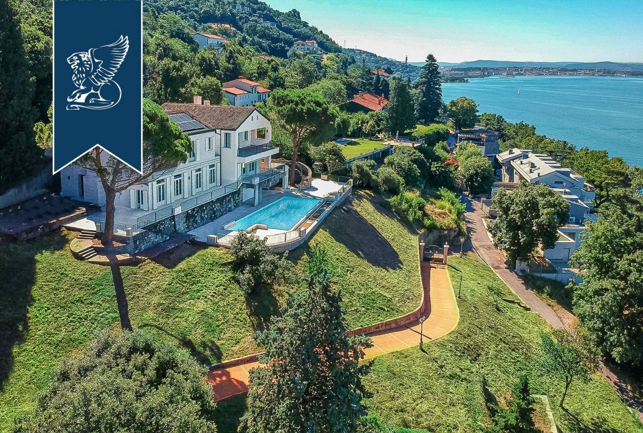 Villa en Trieste, Italia, 900 m2 - imagen 1