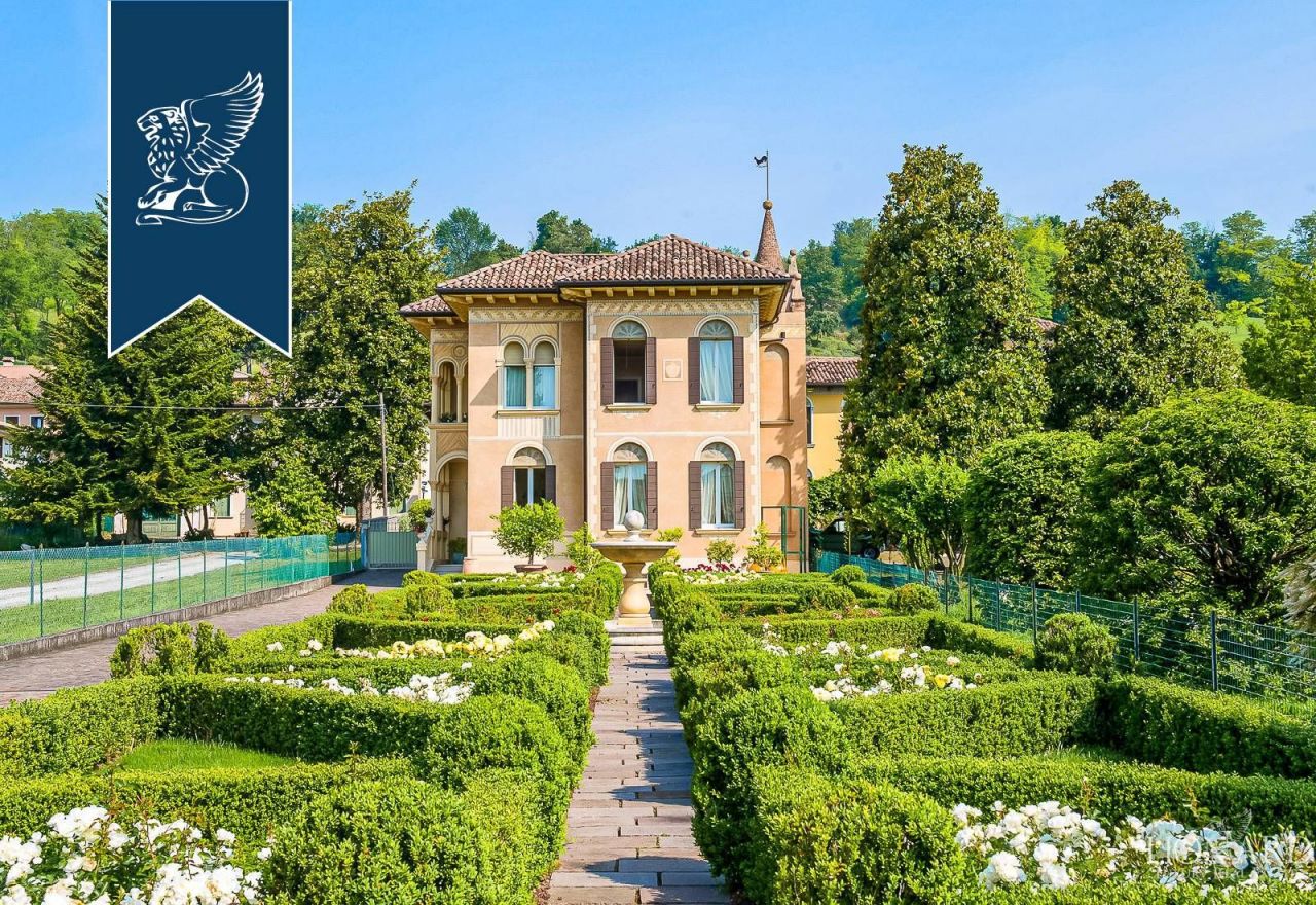Villa in Conegliano, Italy, 500 sq.m - picture 1