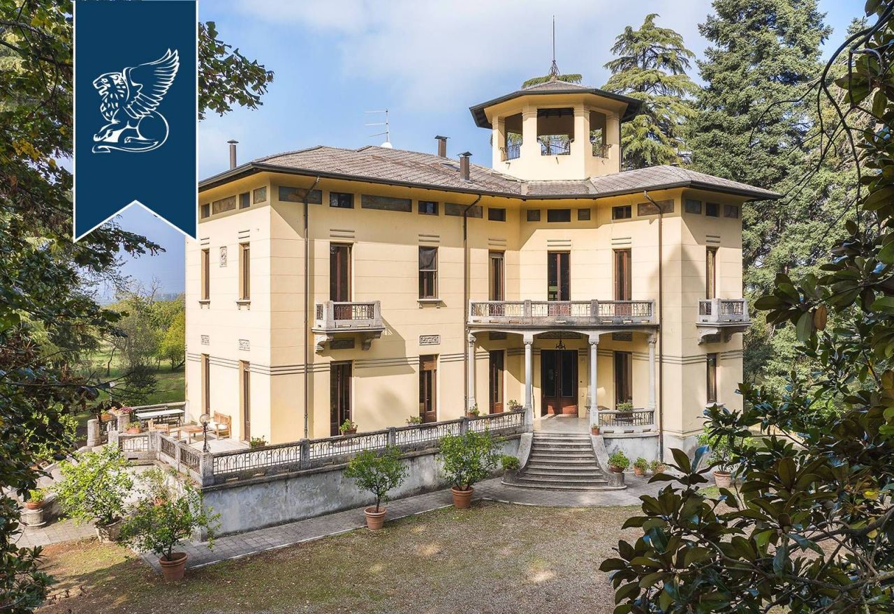 Villa in Parma, Italy, 1 000 sq.m - picture 1