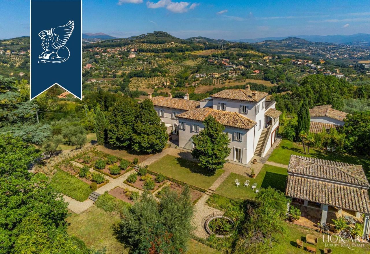 Villa en Perugia, Italia, 820 m2 - imagen 1