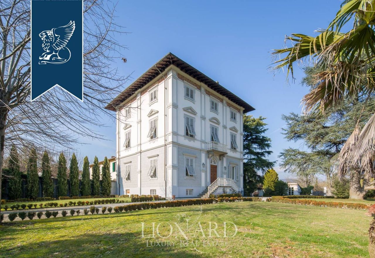 Villa in Lucca, Italy, 770 sq.m - picture 1