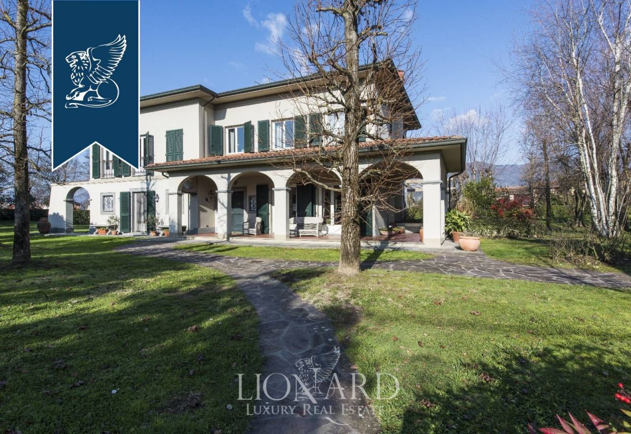 Villa in Capannori, Italien, 400 m2 - Foto 1
