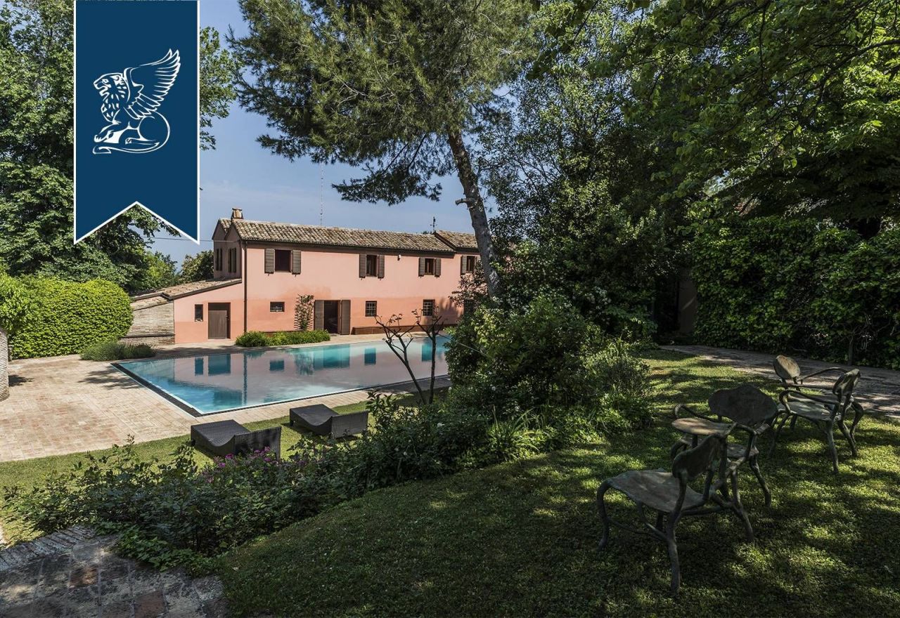 Villa in Fano, Italien, 350 m2 - Foto 1