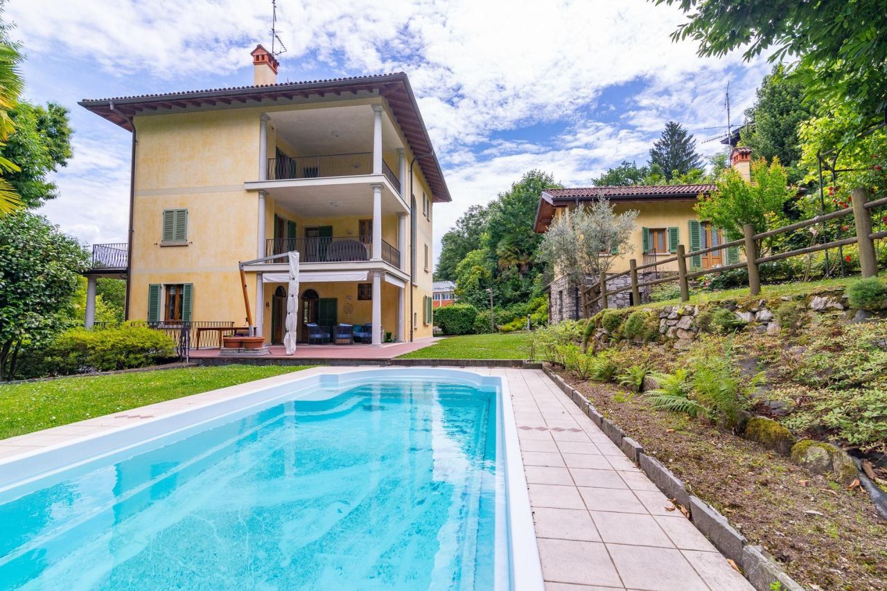 Villa en Stresa, Italia, 436 m2 - imagen 1