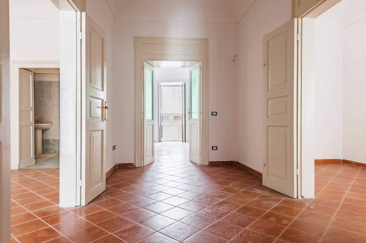Casa en Siracusa, Italia, 500 m2 - imagen 1