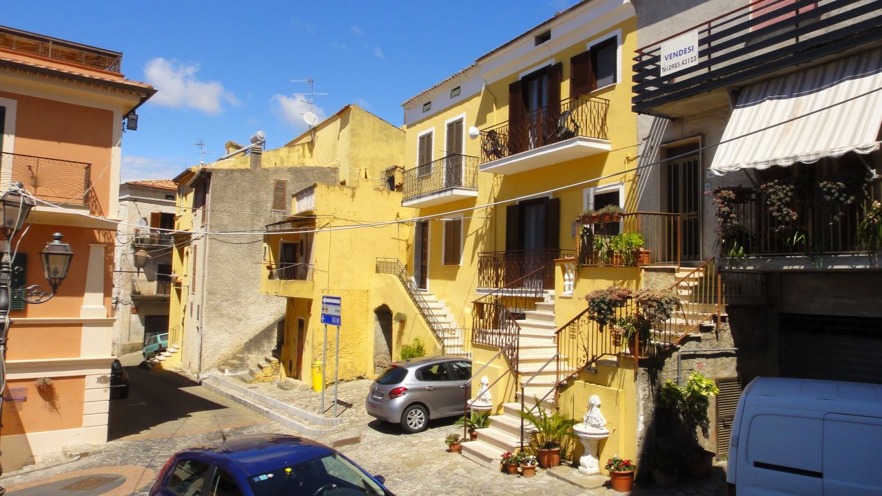 Haus in Santa Maria del Cedro, Italien, 124 m2 - Foto 1