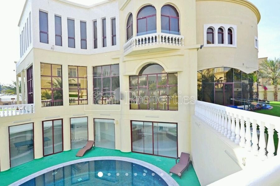 House Emirates Hills, UAE, 1 724 sq.m - picture 1