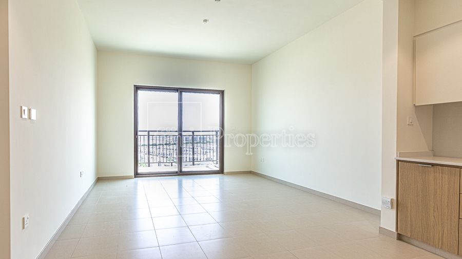 Apartment in Dubai, UAE, 61 sq.m - picture 1