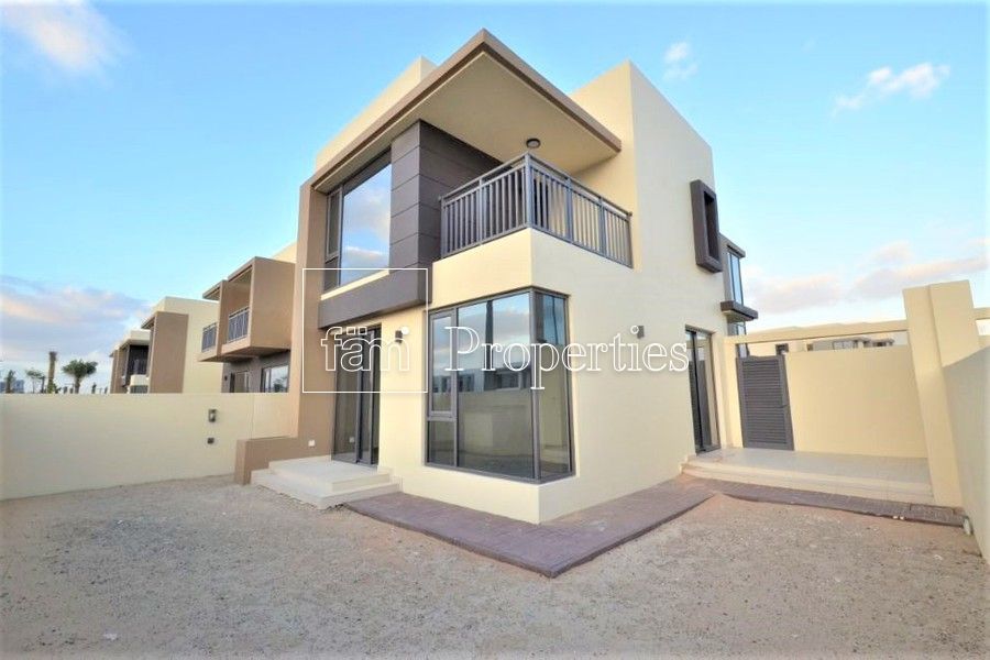 House in Dubai, UAE, 288 sq.m - picture 1