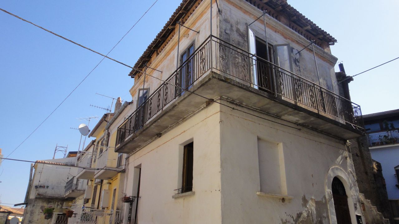 House in Santa Maria del Cedro, Italy, 117 sq.m - picture 1