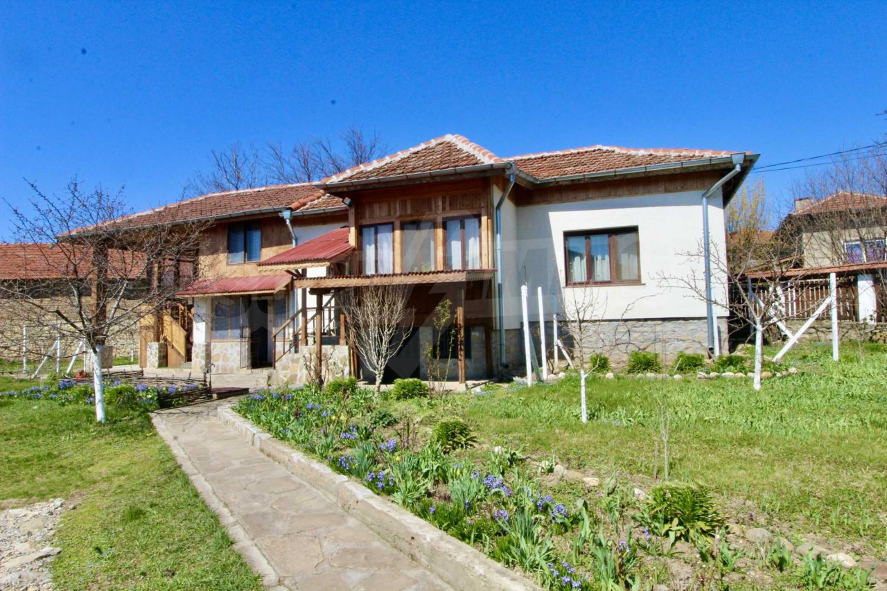 Casa en Lovech, Bulgaria, 220 m2 - imagen 1
