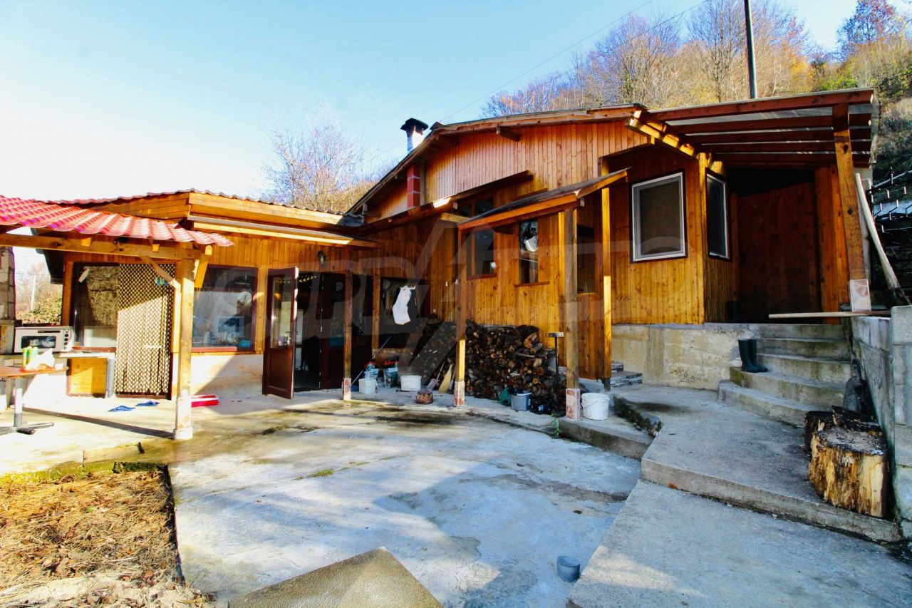 House in Troyan, Bulgaria, 70 sq.m - picture 1