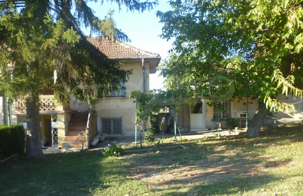 Maison à Pleven, Bulgarie, 120 m2 - image 1