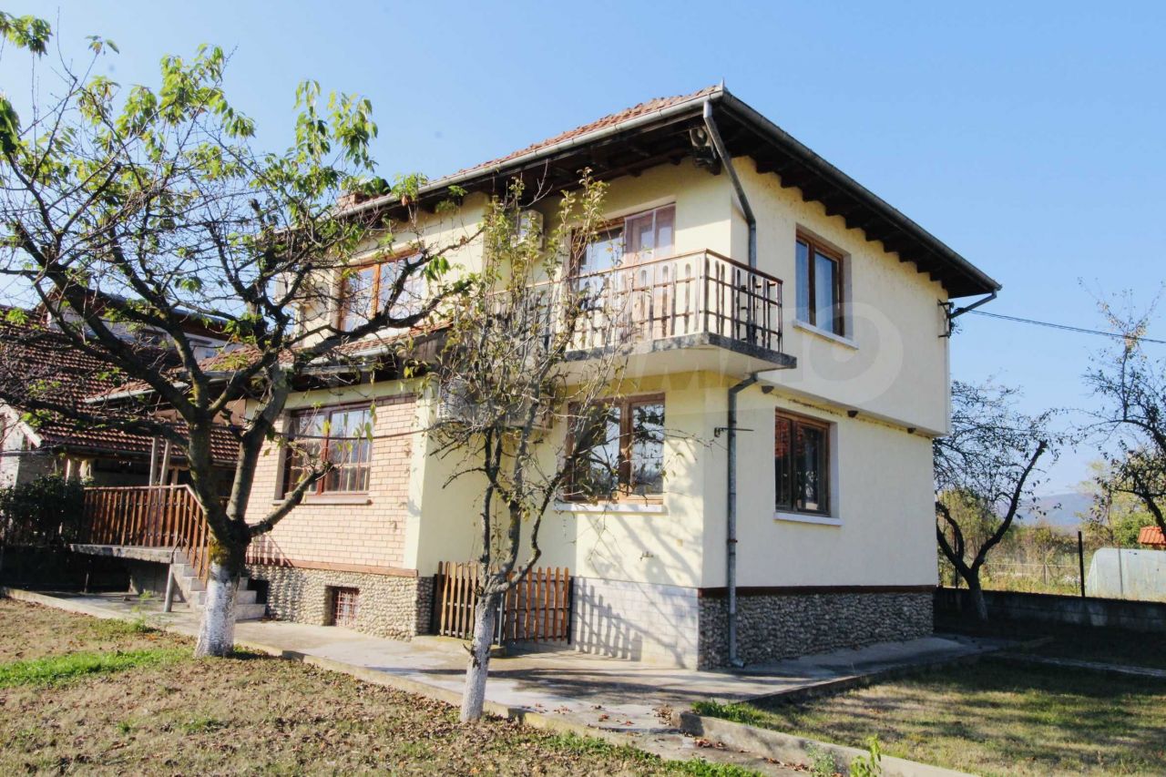 Haus in Aprilzi, Bulgarien, 168 m2 - Foto 1