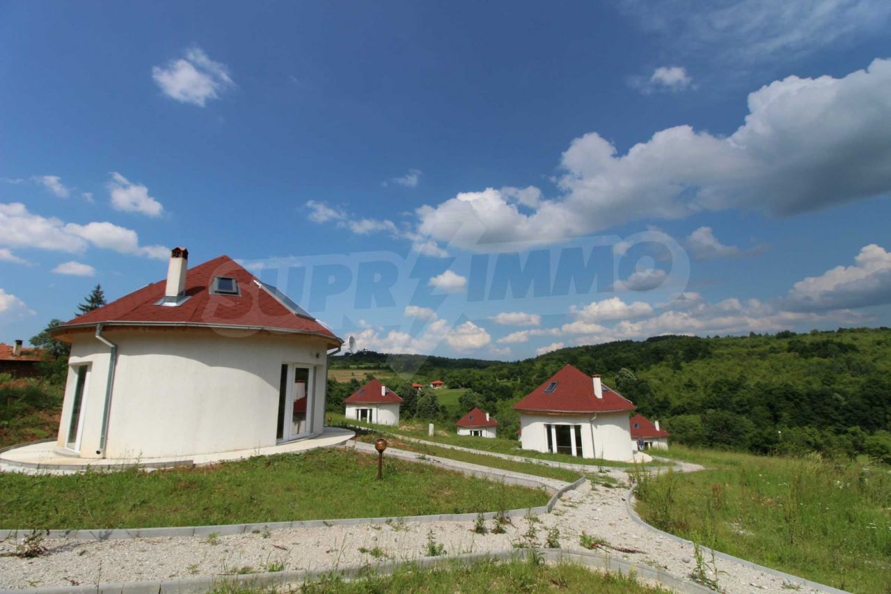 House in Velko Tarnovo, Bulgaria, 1 268 sq.m - picture 1