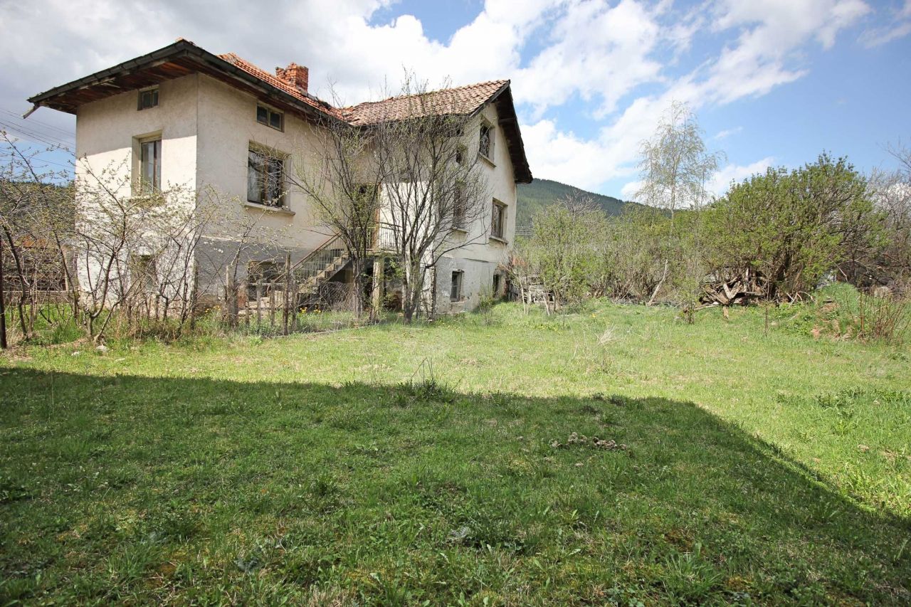 House in Govedartsy, Bulgaria, 150 sq.m - picture 1