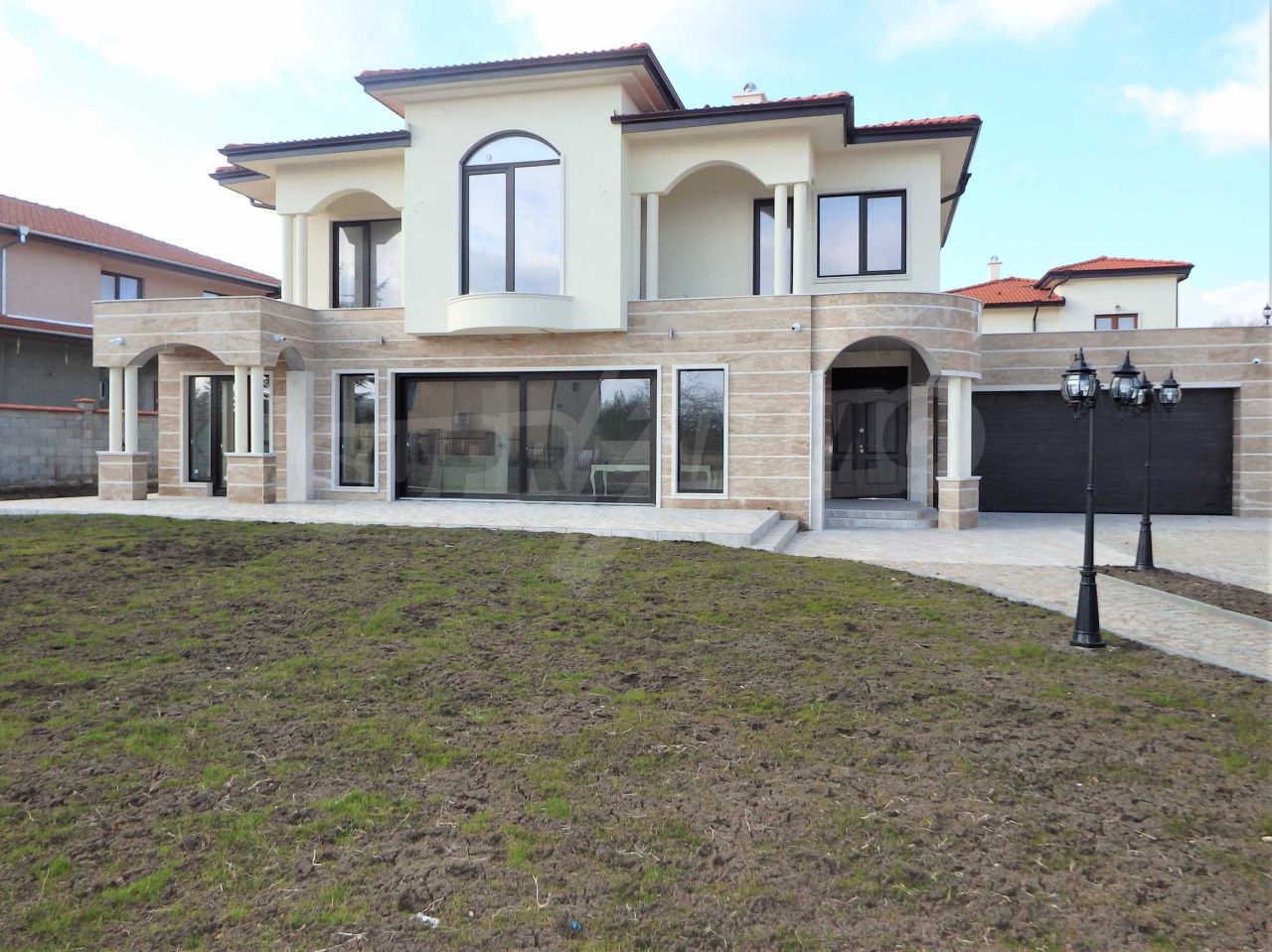 House in Varna, Bulgaria, 327 sq.m - picture 1