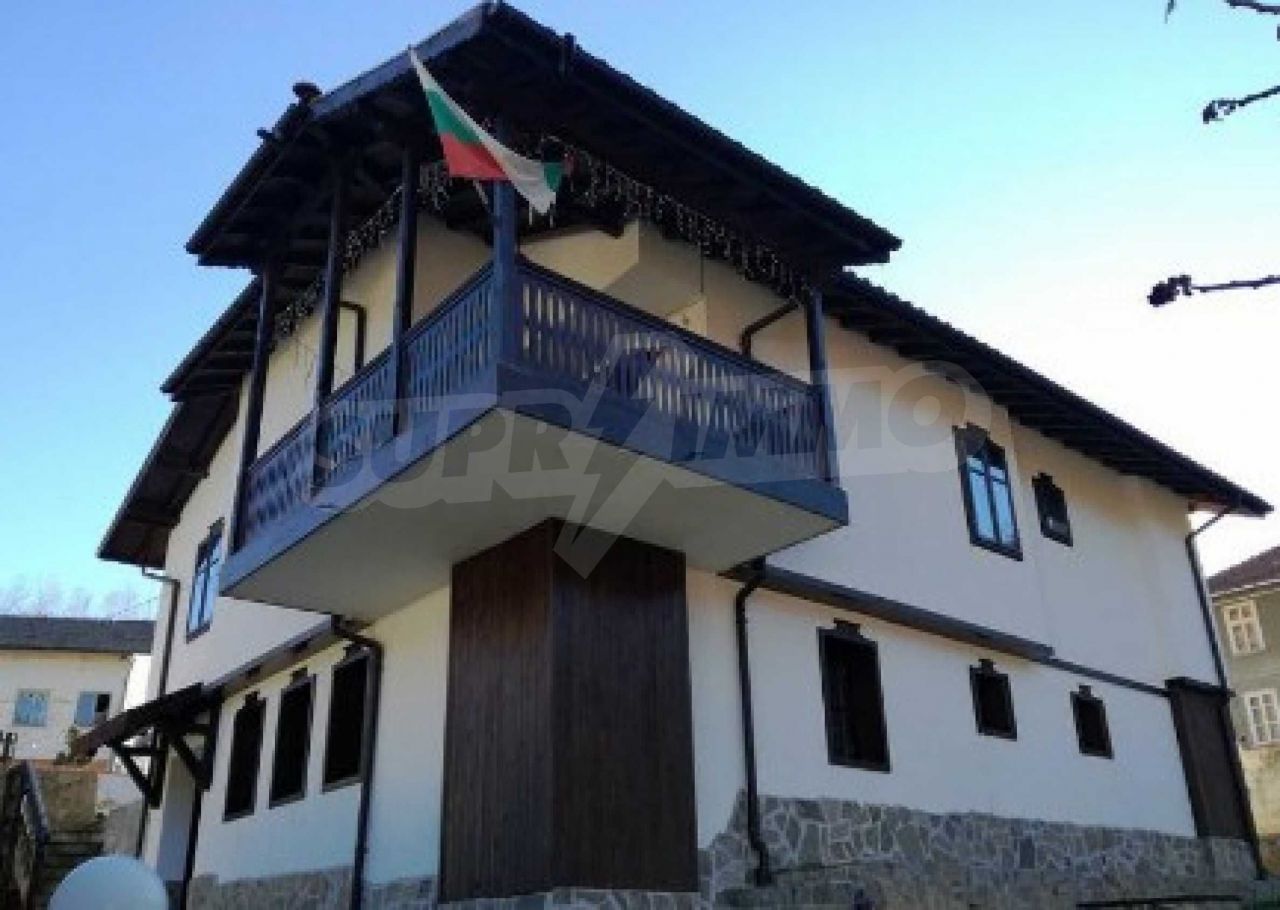 House in Tryavna, Bulgaria, 212 sq.m - picture 1