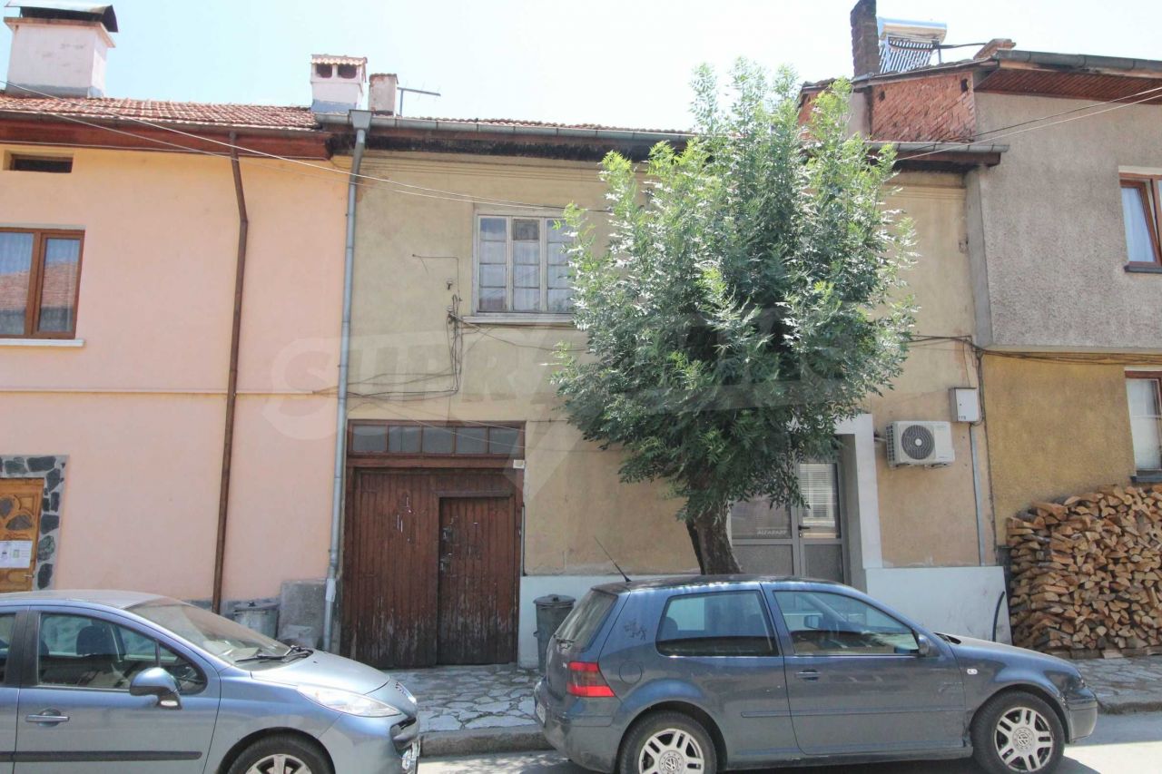 House in Razlog, Bulgaria, 192 sq.m - picture 1