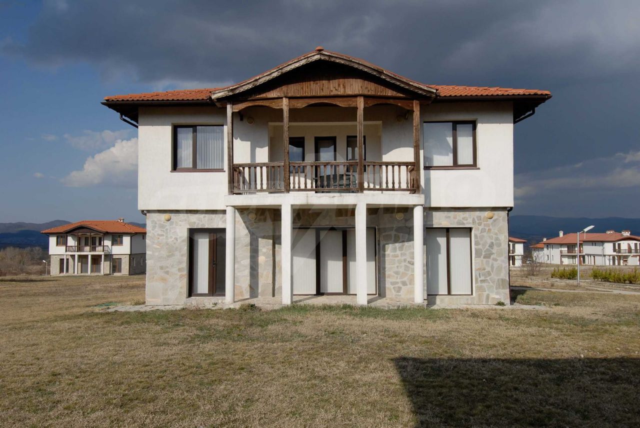 House in Dolna Banya, Bulgaria, 152.94 sq.m - picture 1