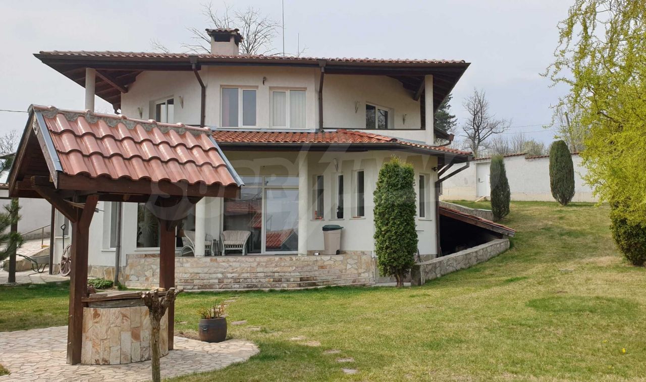Casa en Bankya, Bulgaria, 300 m2 - imagen 1