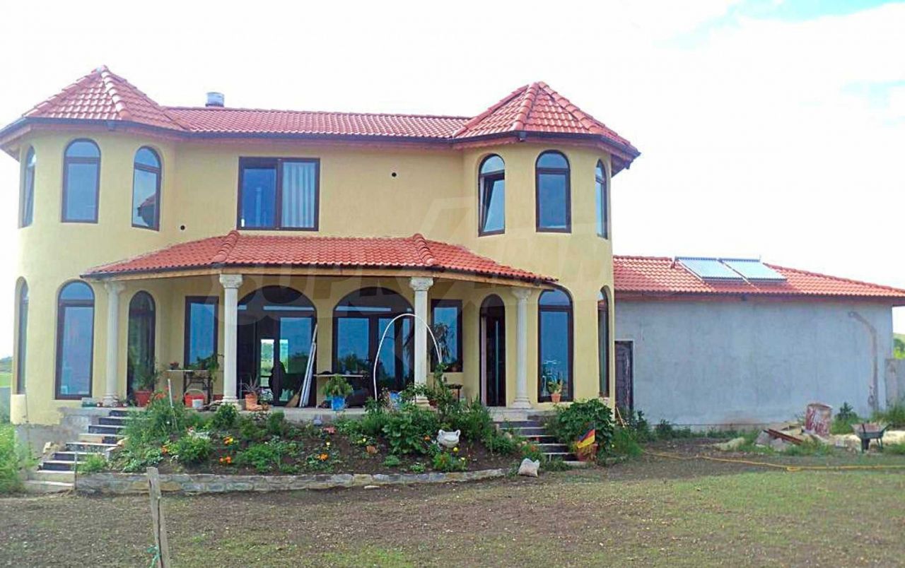 House in Kableshkovo, Bulgaria, 260 sq.m - picture 1