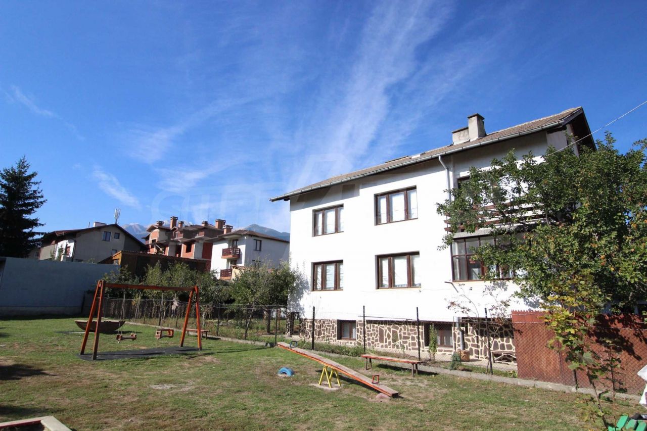 House in Bansko, Bulgaria, 375 sq.m - picture 1