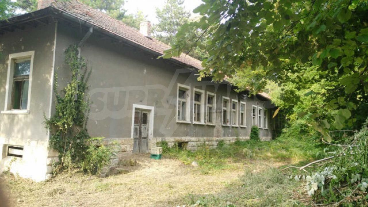 House in Ruse, Bulgaria, 713 sq.m - picture 1