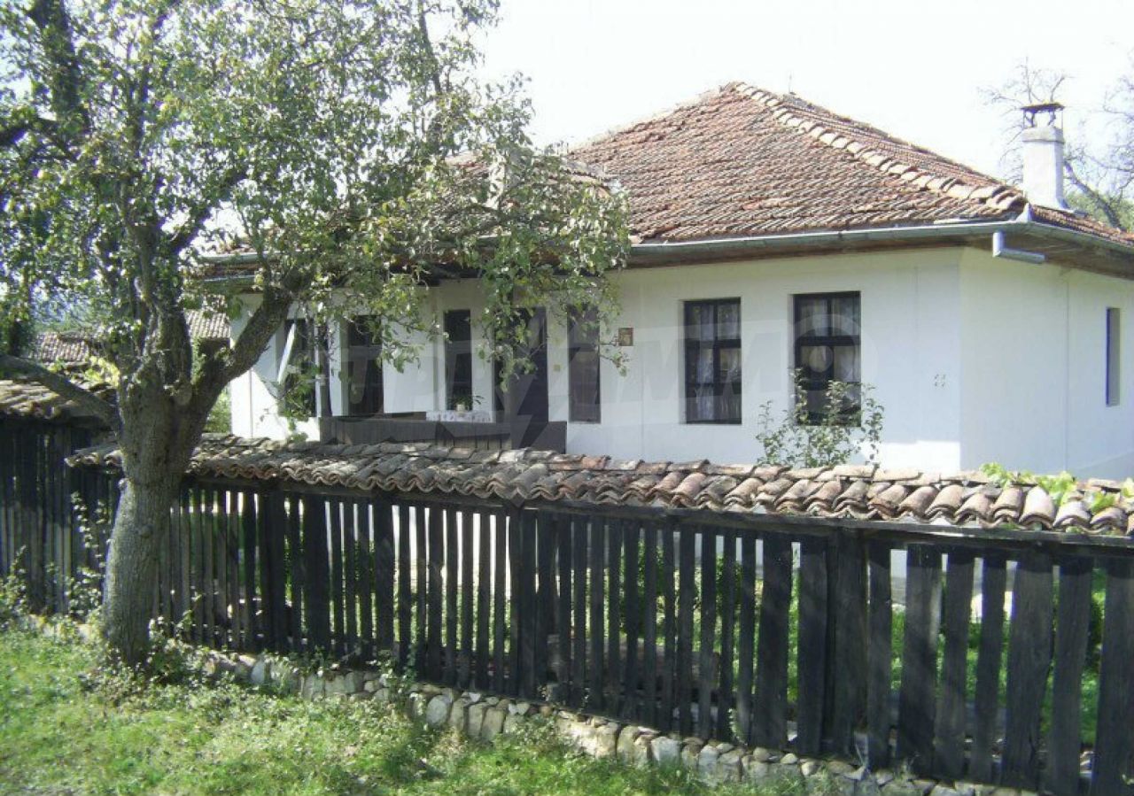 House in Elena, Bulgaria, 230 sq.m - picture 1