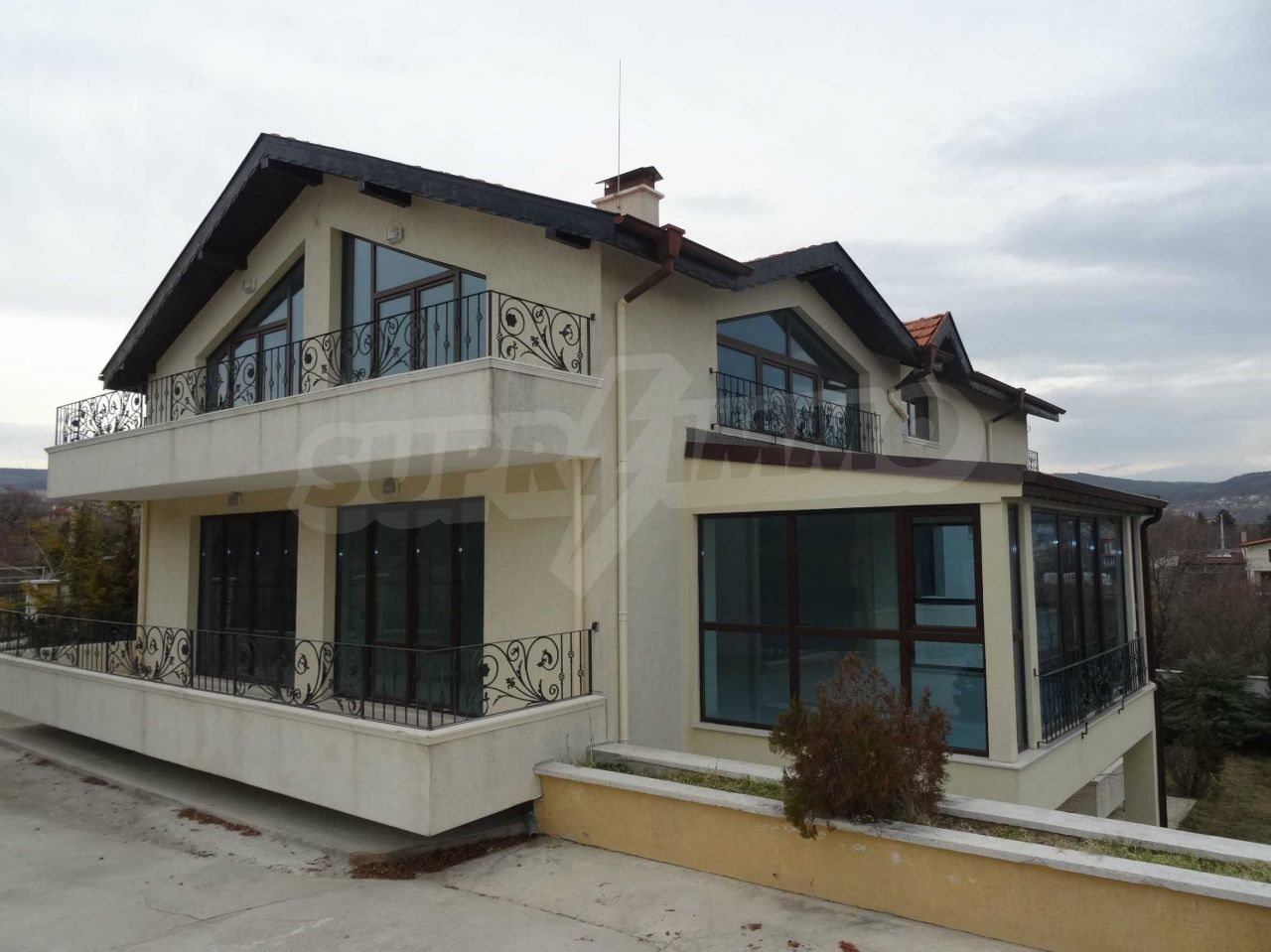 House in Varna, Bulgaria, 700 sq.m - picture 1