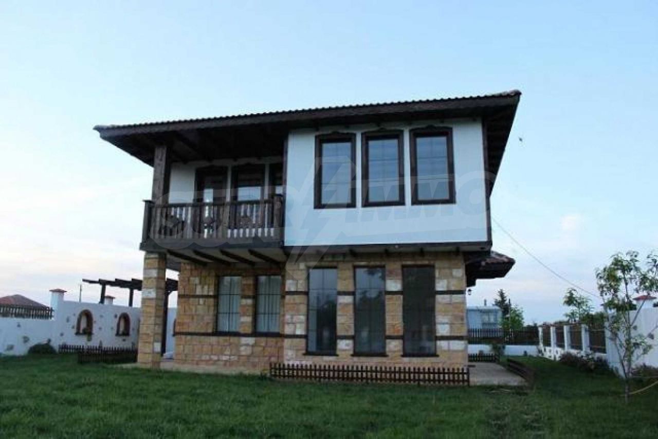 House in Balchik, Bulgaria, 126.42 sq.m - picture 1