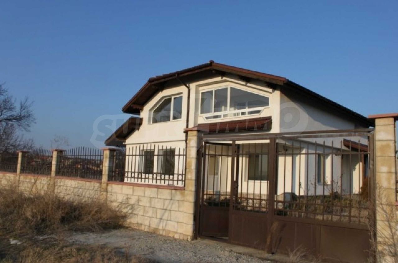 House in Zdravets, Bulgaria, 273 sq.m - picture 1