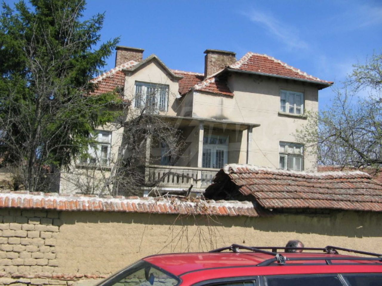 House in Montana, Bulgaria, 330 sq.m - picture 1