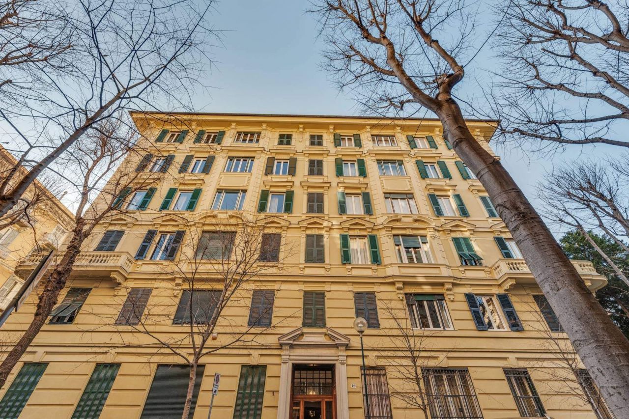 Apartment in Genova, Italy, 274 sq.m - picture 1