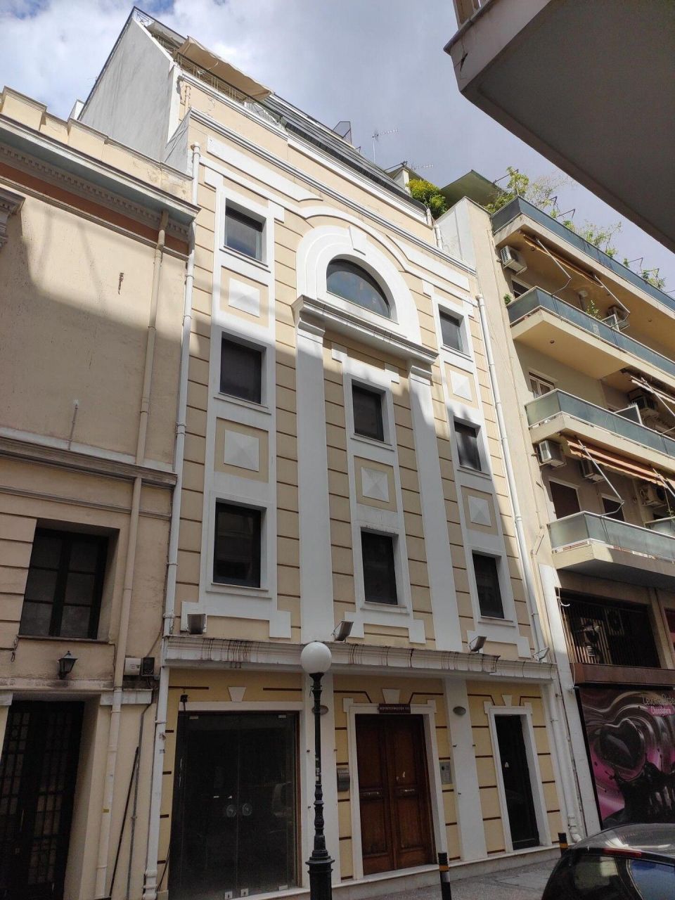Commercial property in Athens, Greece, 724 sq.m - picture 1