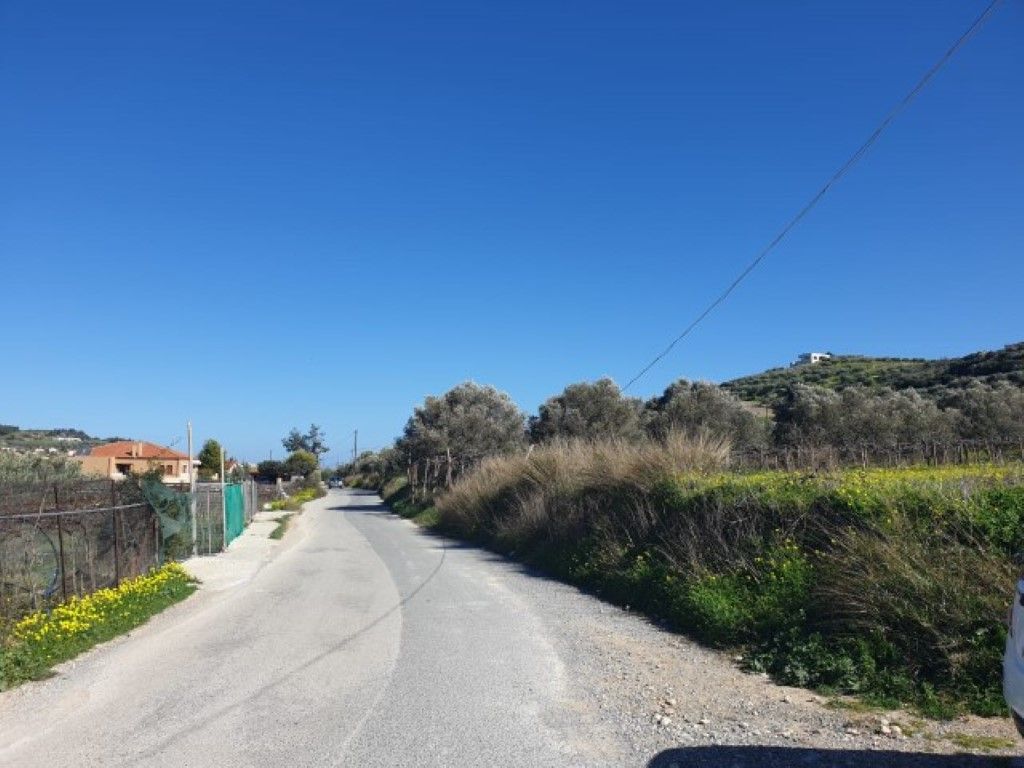 Land in Heraklion, Greece, 8 000 sq.m - picture 1