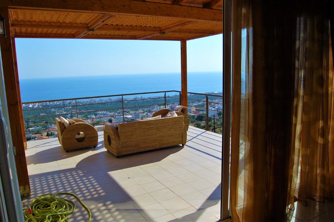 Flat in Hersonissos, Greece, 150 sq.m - picture 1