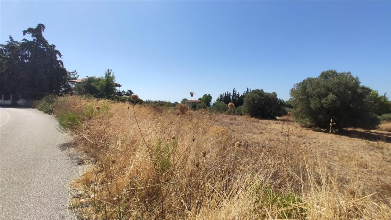 Land in Sithonia, Greece, 2 400 sq.m - picture 1