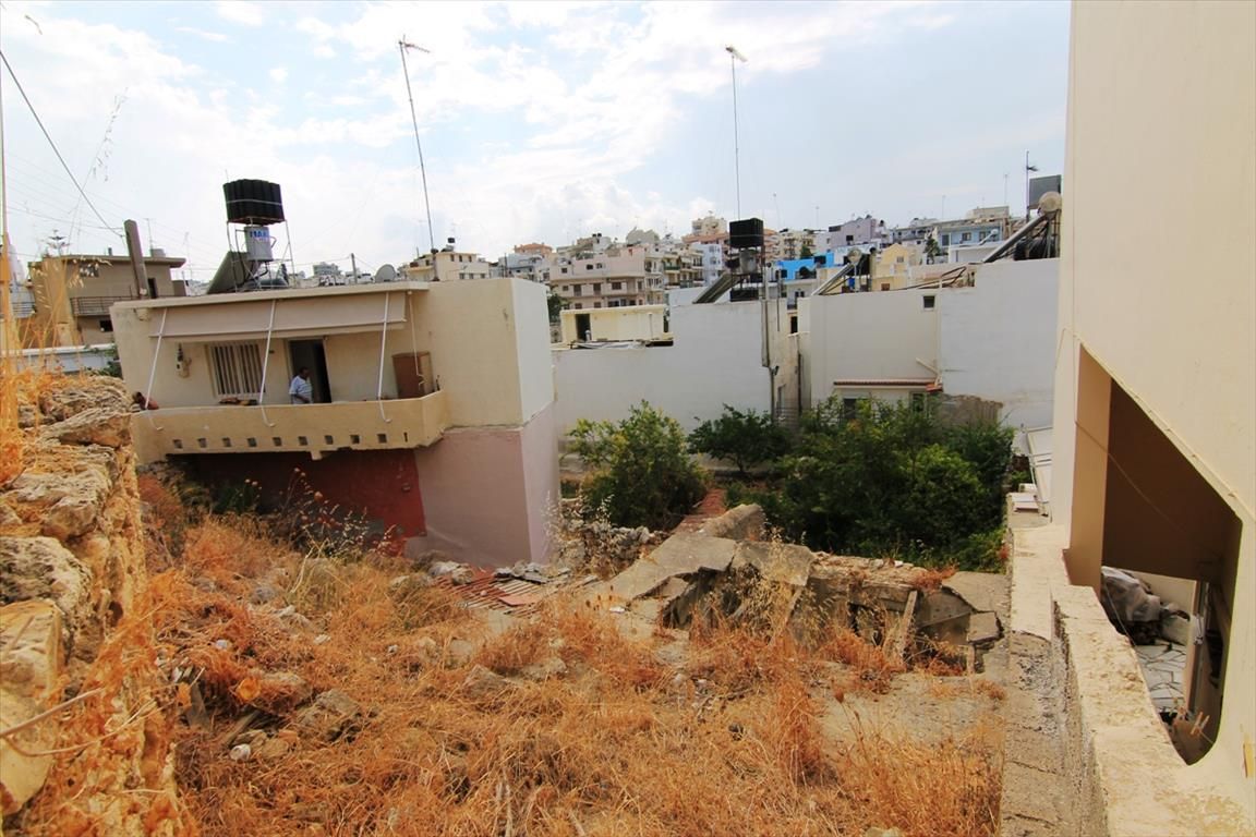Land in Heraklion, Greece, 400 sq.m - picture 1