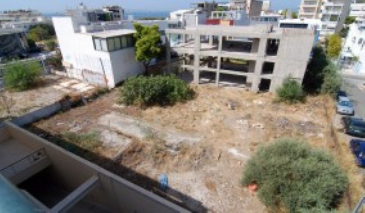 Land in Athens, Greece, 615 sq.m - picture 1