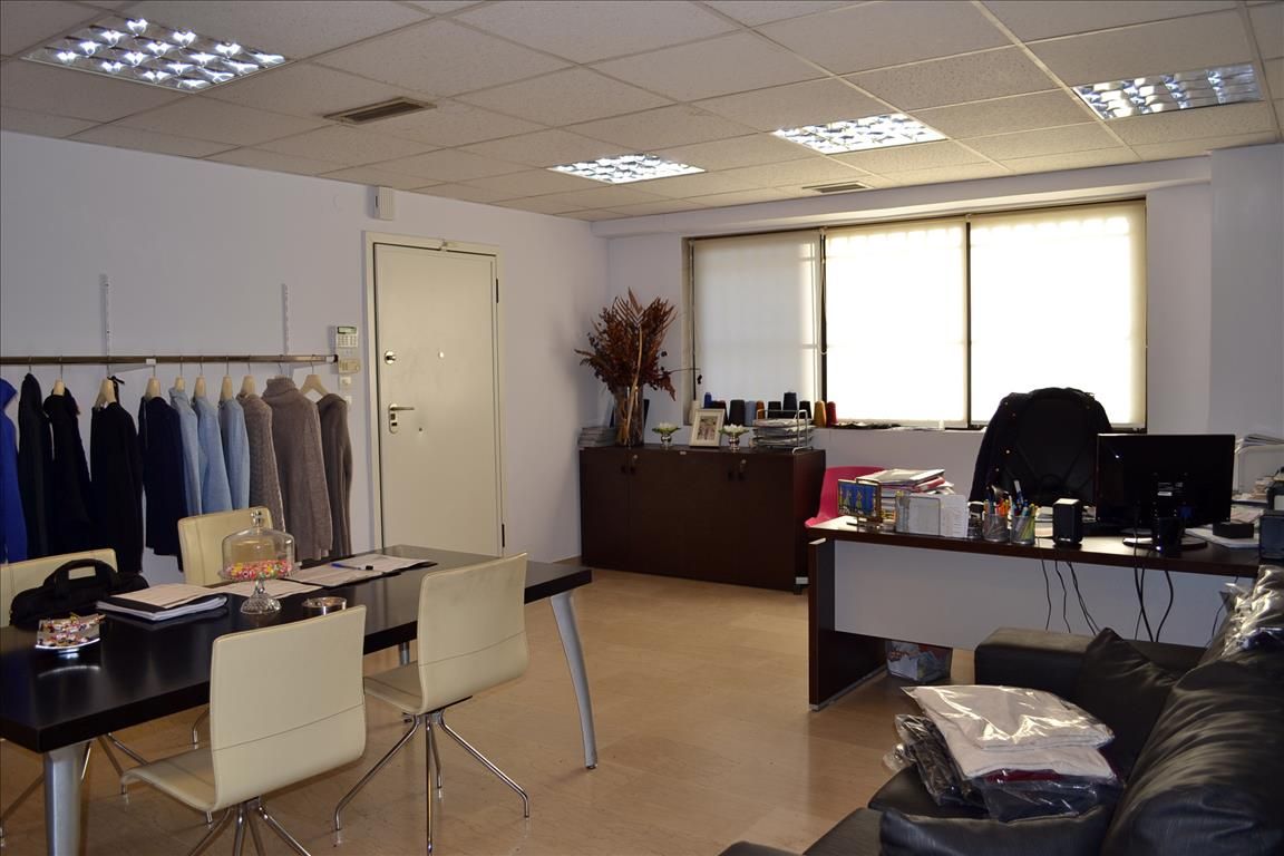 Commercial property in Thessaloniki, Greece, 105 sq.m - picture 1