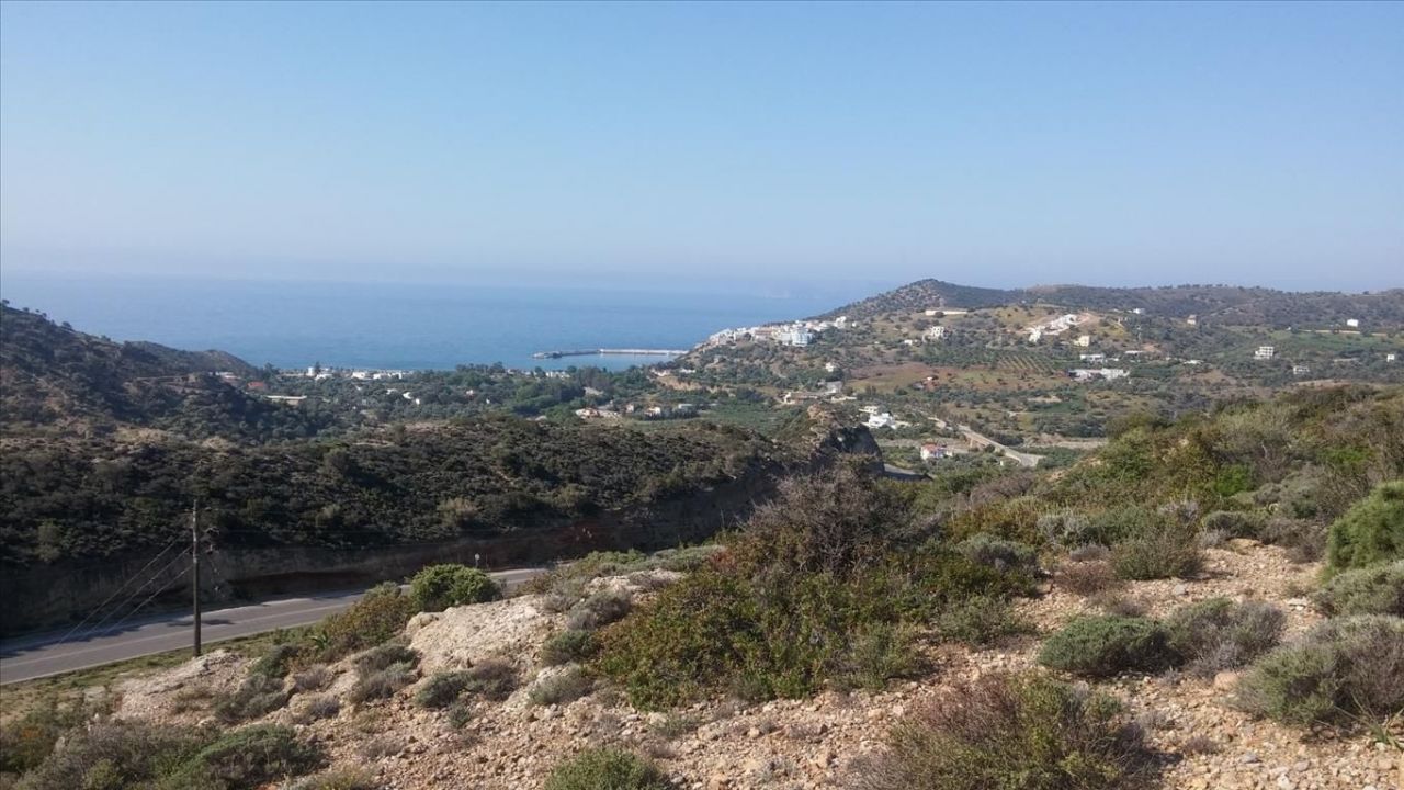 Land in Rethymno prefecture, Greece, 4 255 sq.m - picture 1