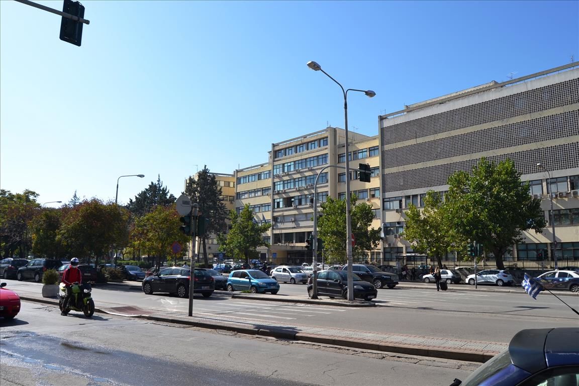 Commercial property in Thessaloniki, Greece, 40 sq.m - picture 1