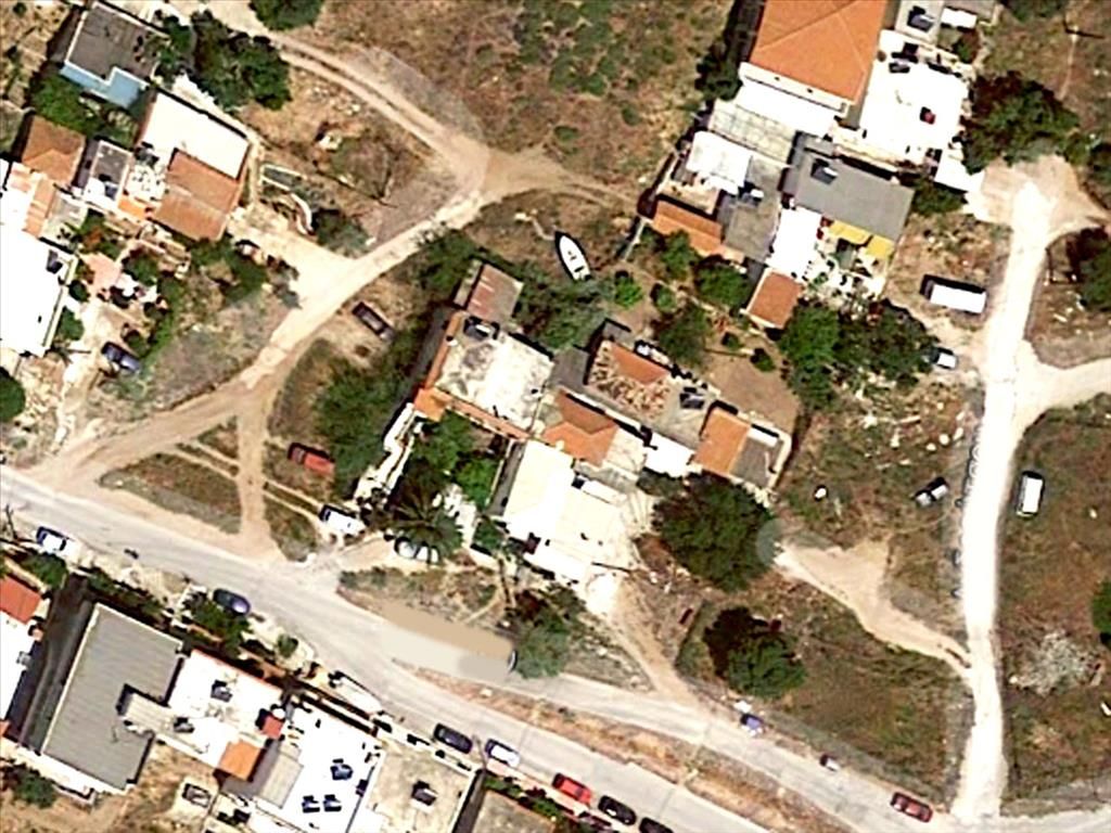 Land in Loutraki, Greece, 222 sq.m - picture 1