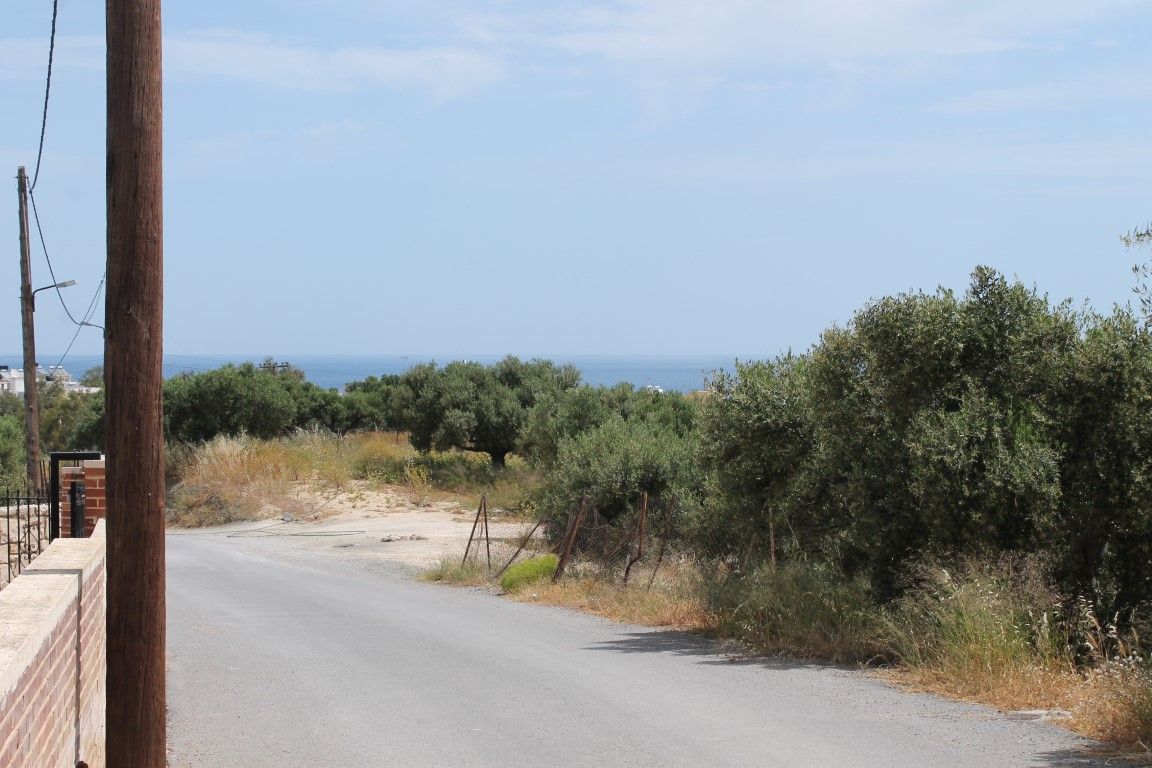 Land in Hersonissos, Greece, 1 000 sq.m - picture 1