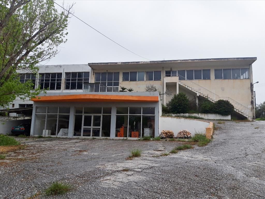 Commercial property in Attica, Greece, 2 400 sq.m - picture 1