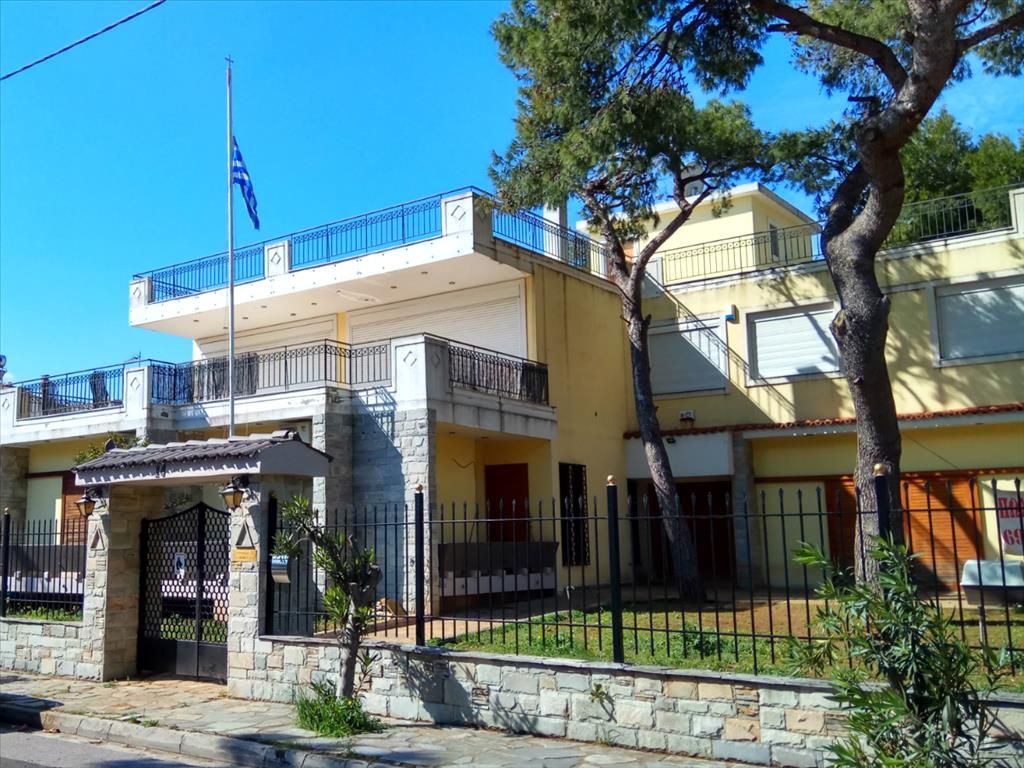 Commercial property in Athens, Greece, 700 sq.m - picture 1