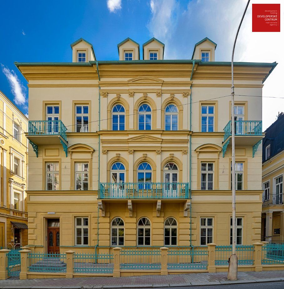 Commercial apartment building in Marianske Lazne, Czech Republic, 1 309 sq.m - picture 1